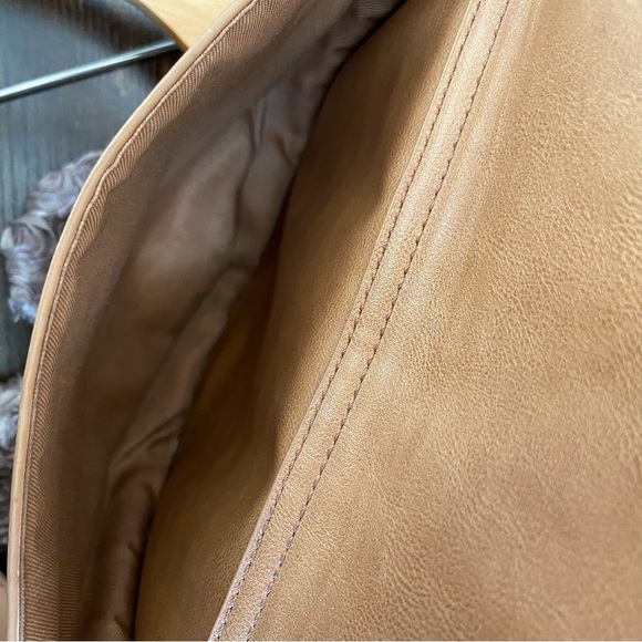 Frye and Co. Core Saddle Crossbody Bag in Cognac - Picture 9 of 9